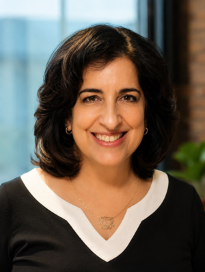Gloria Santangelo, Lead Organizer and Wardrobe Organizer